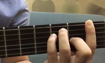 Học đàn guitar: Luyện tập chuyên sâu với Giai âm và Hợp âm