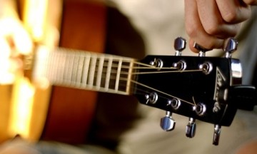 Cách Lên Dây Đàn Guitar Cơ Bản 
