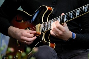 Học đàn guitar: Tập chơi nhạc Jazz