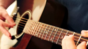 Đàn guitar acoustic – những thế mạnh của dòng nhạc đệm hát