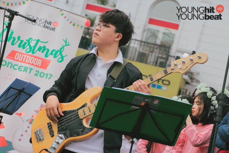 Khóa học Guitar Bass (lớp tập thể)